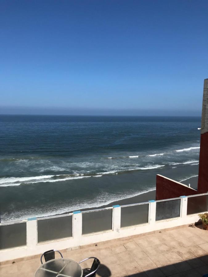 Ocean Front Apartment. San Antonio del Mar エクステリア 写真
